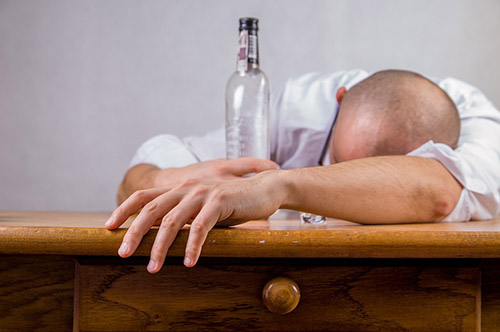 Kronisk alkoholkonsumtion stör upptaget av kritiska vitaminer i bukspottkörteln 